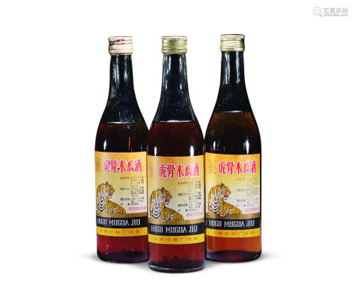 90年代初 虎骨木瓜酒 (三瓶)